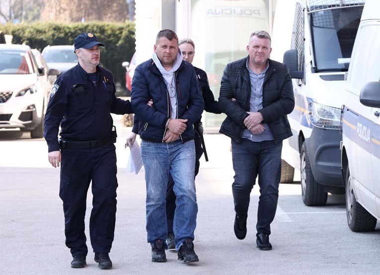 Image 7: FOTO Braća godinama ilegalno bacala otpad u šumi kraj Zagreba. Konačno su uhićeni