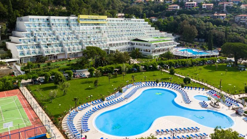 Image 9: Tražite destinaciju gdje će djeca uživati, a vi se napokon odmoriti? Hotel Narcis u Rapcu je pun pogodak!