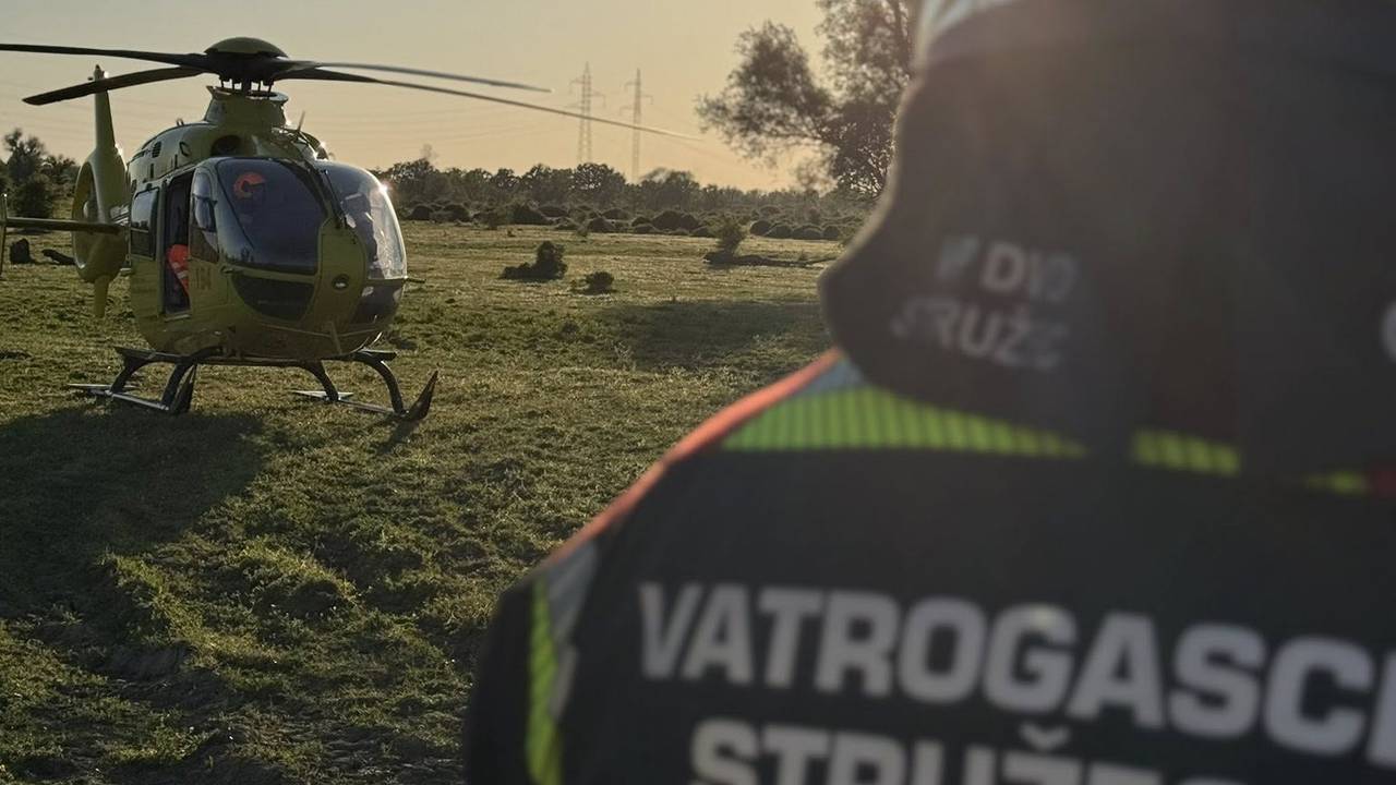 Image 49: KOLONA 15 KM Detalji nesreće na A3: Vatrogasci pronašli auto u kanalu. Dvoje ozlijeđenih!