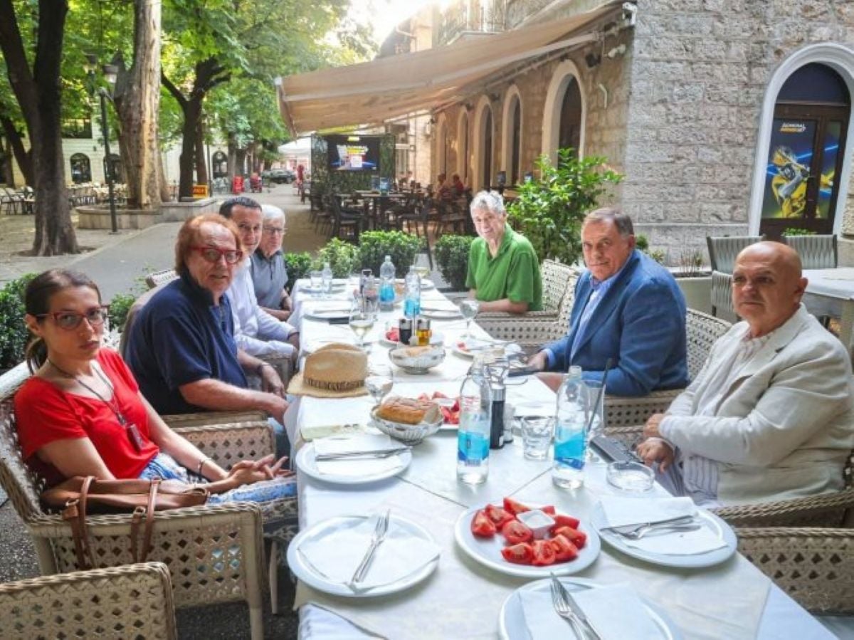 50 m² u Sopotu. Živi u Pragu, radi za Vučića — Možemo! mu drži stan