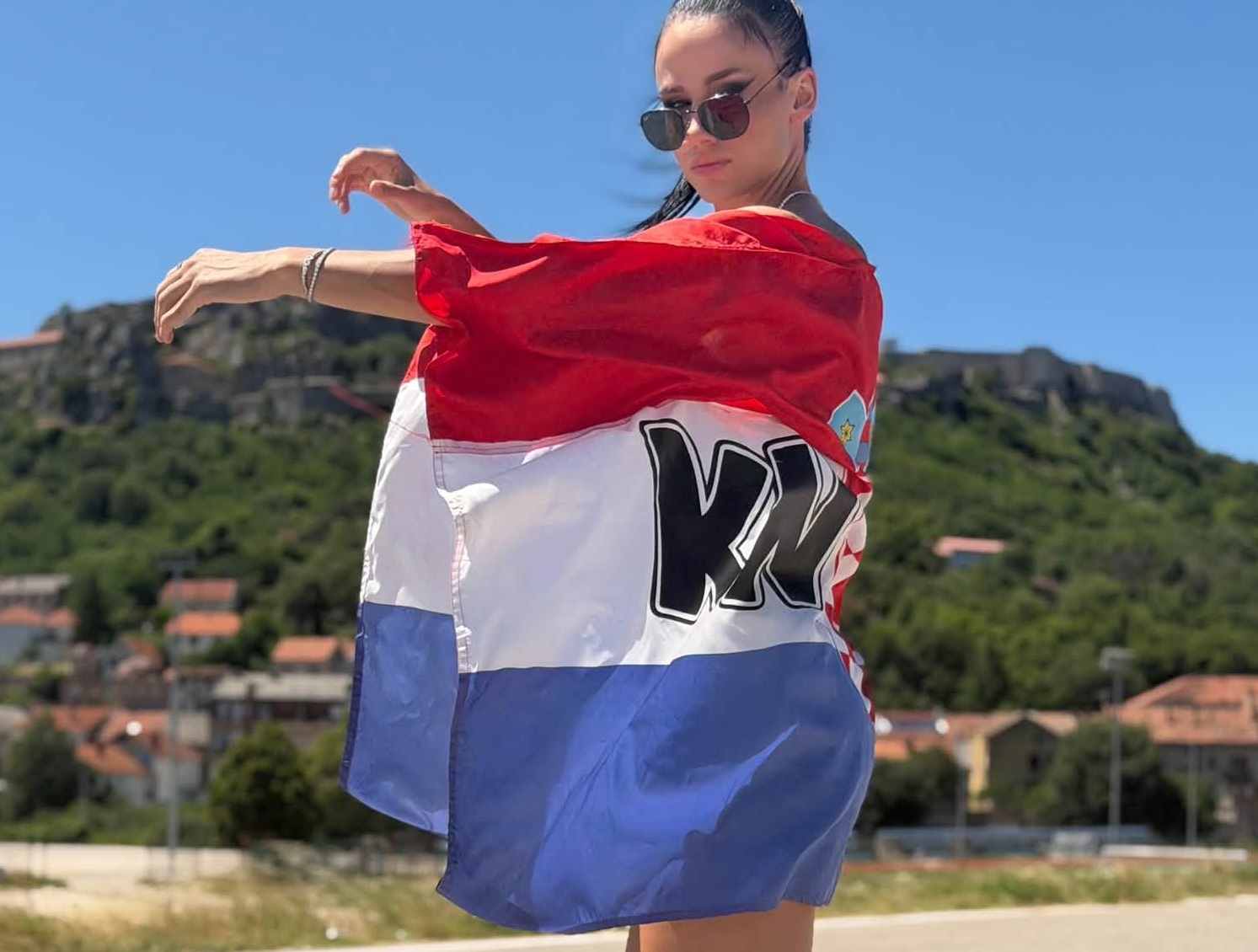 Matea Jelić: zaštitari u Beogradu zbog Oluje — Hrvatica smije voljeti Knin