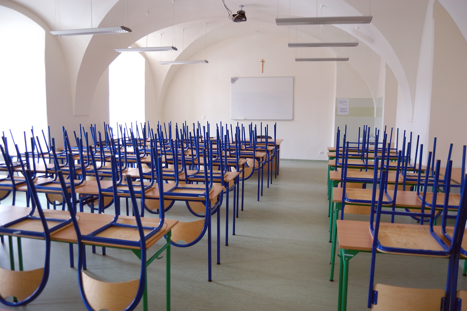 Križevi natrag u učionice: gradonačelnik Welsa vratio 117 raspela