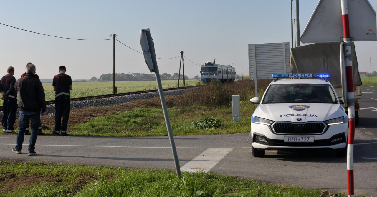 Uhićen muškarac koji je nožem prijetio djeci u vlaku Požega-Pleternica