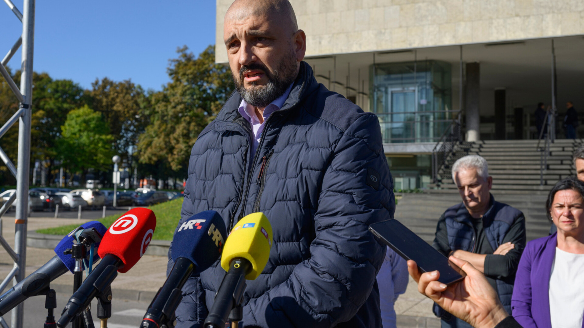 VUČEMILOVIĆ RAZOTKRIO PLAĆE VOZAČA: PROSJEK 1790 EURA, NE 2800