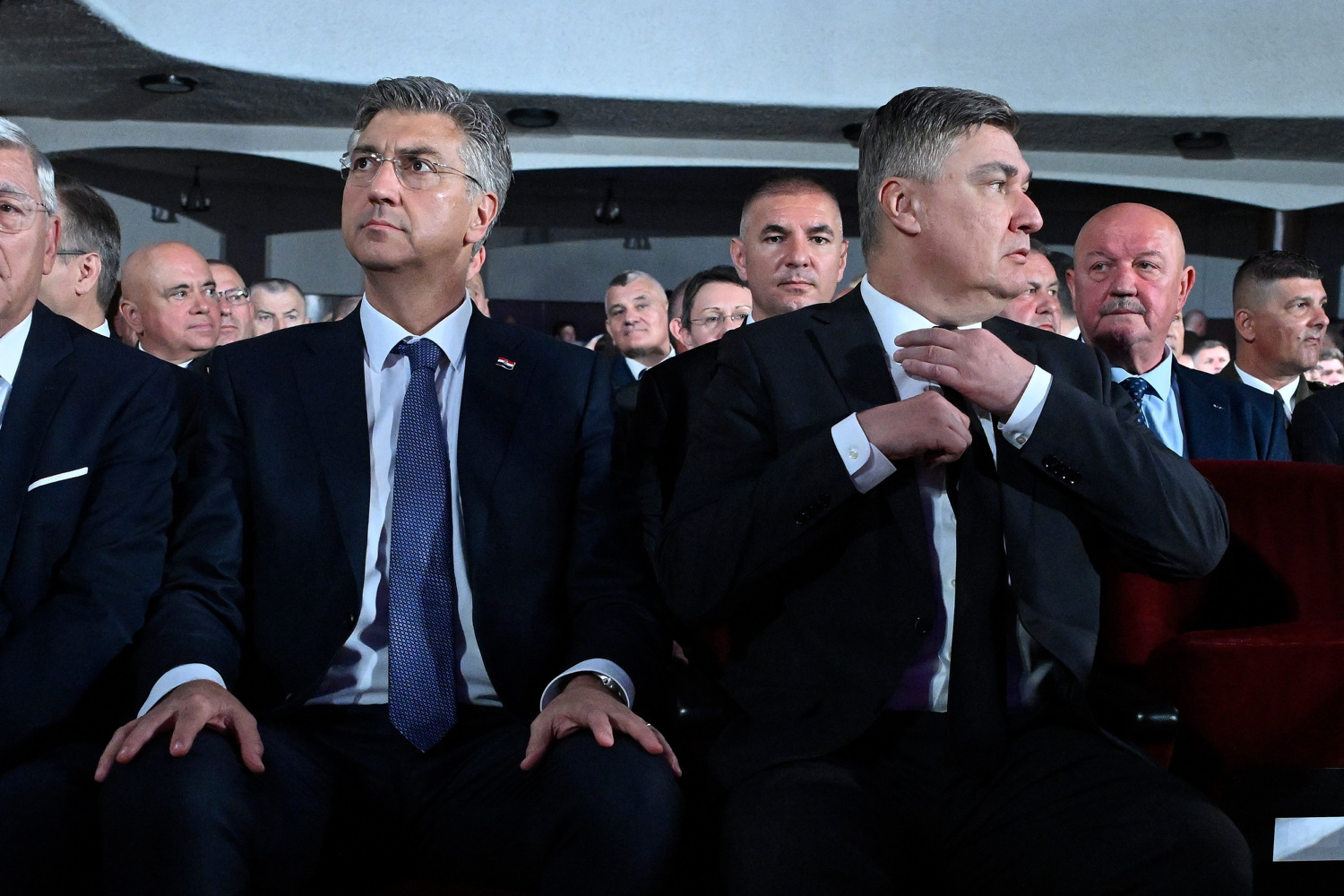HDZ I DALJE PRVI: CRO Demoskop 25,3%. SDP i Možemo! love bijes, ne vlast