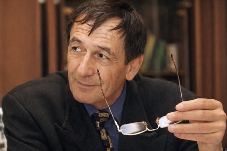 MRZITELJI HRVATSKOG SVEGA LIKUJU: Preminuo prvi ministar!