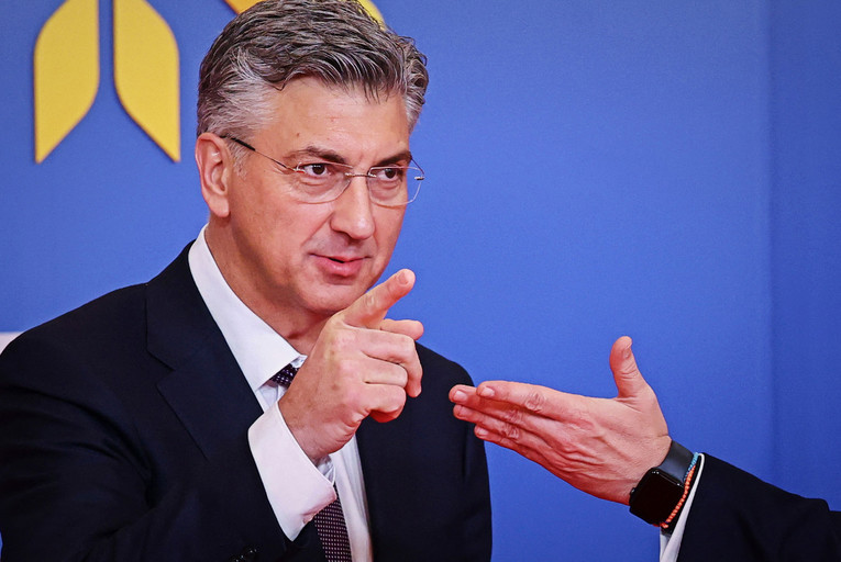 PLENKOVIĆ U EREVANU: JAK NACIONALNI IDENTITET JE TEMELJ MODERNOG SUVERENITETA!