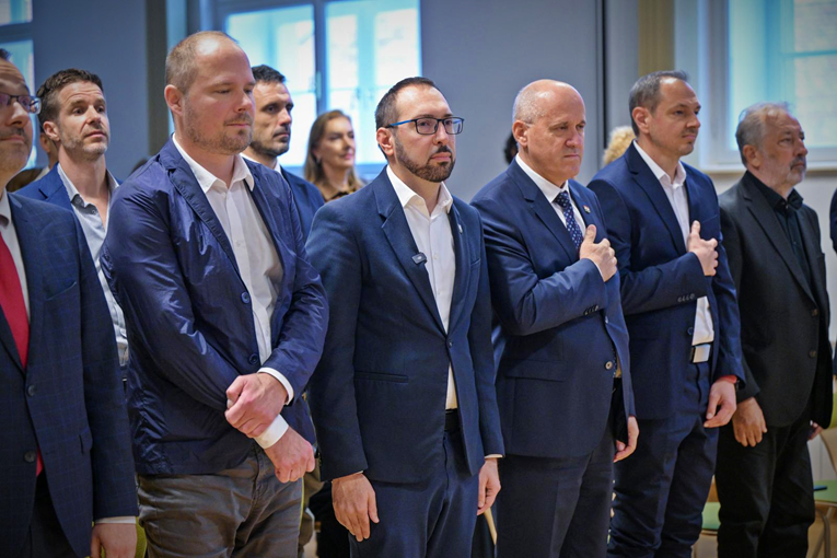 SENFOVCI RUŠE USTAV! Tomaševićev udar na Hrvatsku!