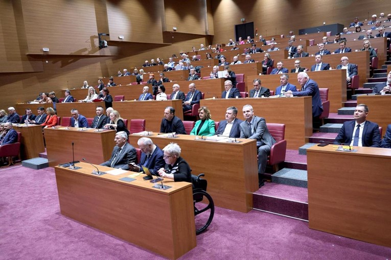 SENFOVCI UDARILI NA HRVATE U DIJASPORI: Puljak želi Đikića, a ne domoljube?