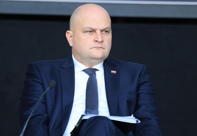 ŠUŠNJAR POKAZAO ZUBE: NE DAMO HRVATSKU, MAĐARI, ZABORAVITE UCJENE!