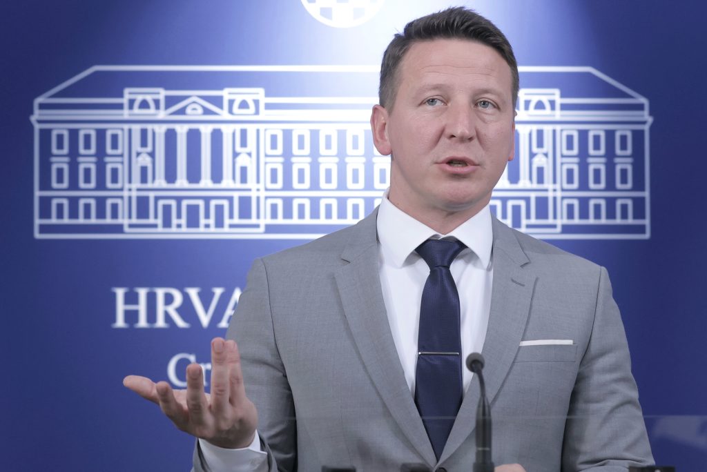 Zurovec: Srbija je ludnica s četnikom na čelu. Stop EU ulasku