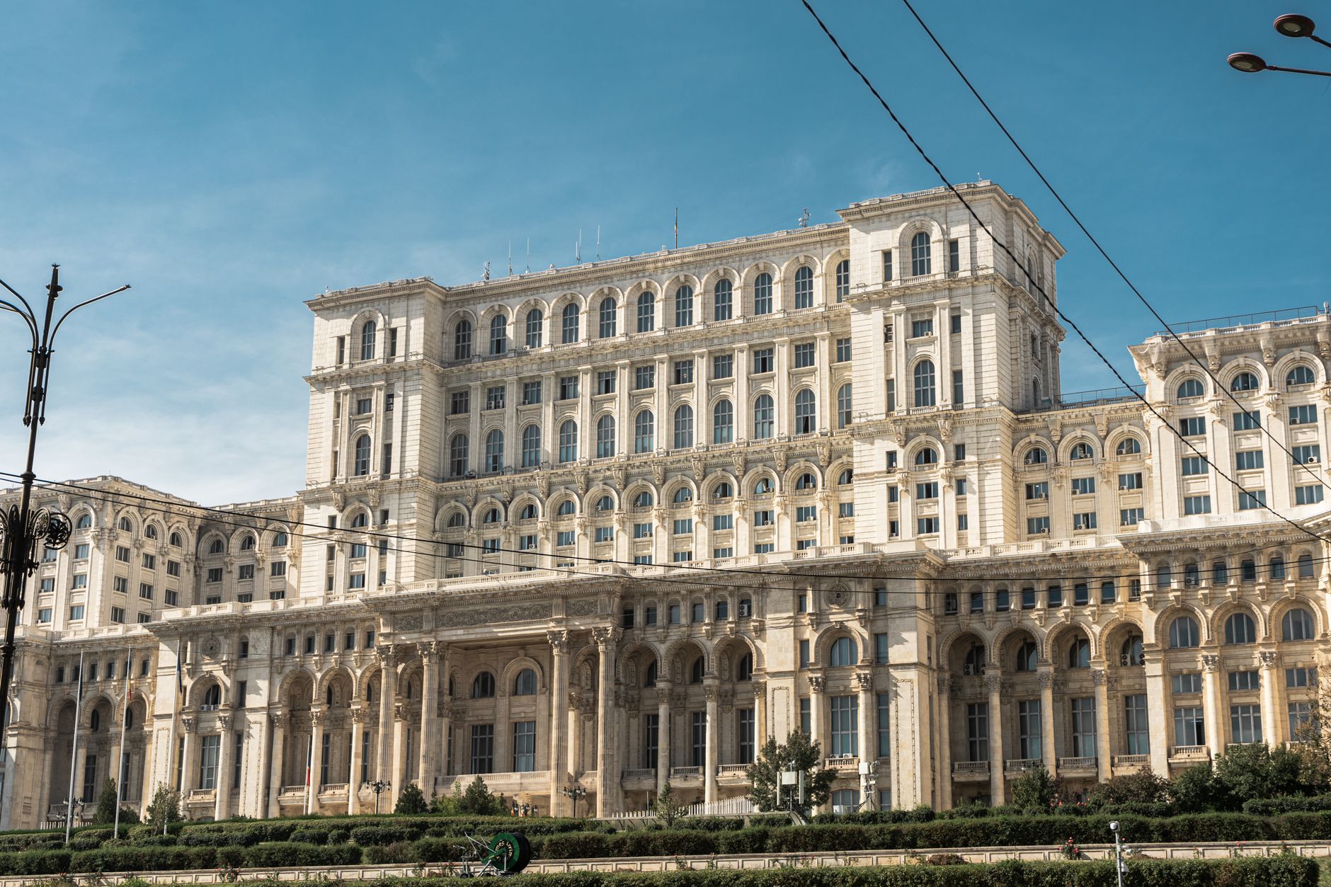 Vlada Đure Macuta preživjela glasovanje o povjerenju u srbijanskoj Skupštini