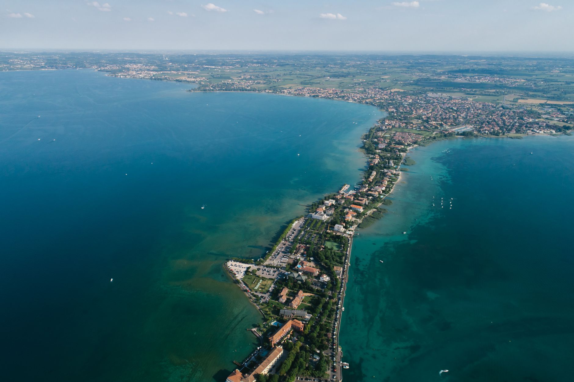 Veliki šumski požar kod jezera Garda u Italiji, evakuirano više od 200 ljudi