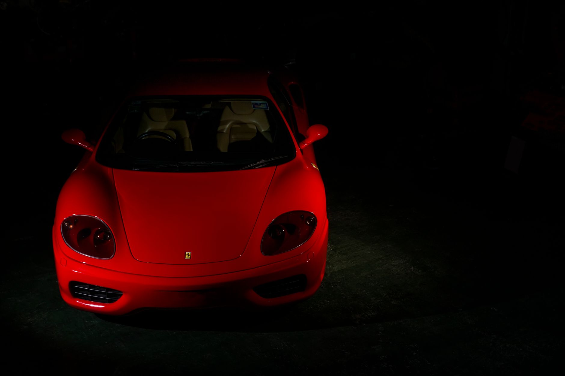 Policija u Londonu zaplijenila 90 skupocjenih automobila, među njima Ferrari vrijedan 3,7 milijuna funti