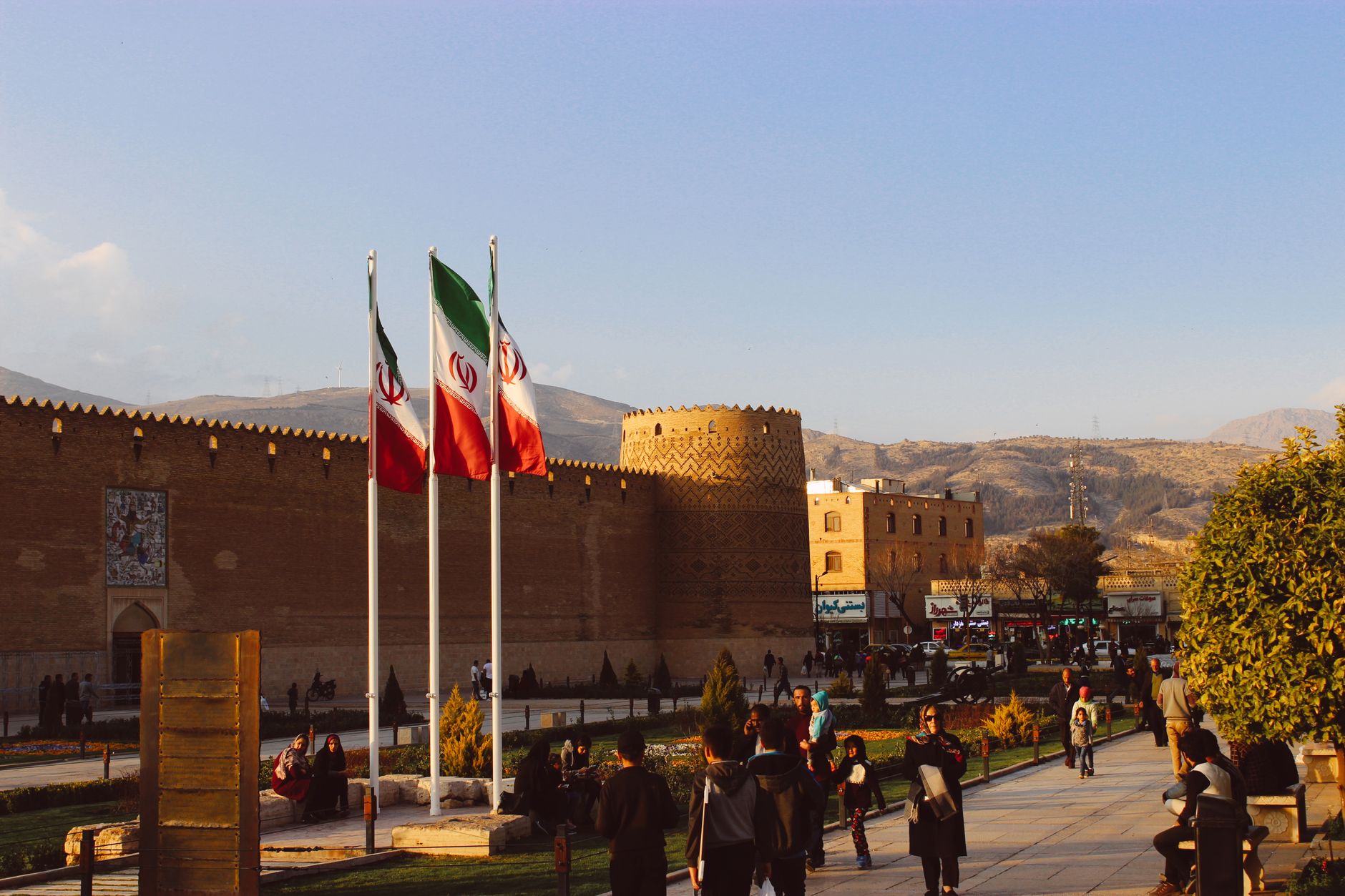 Iran prijeti razornim odgovorom na najavu novih američkih sankcija