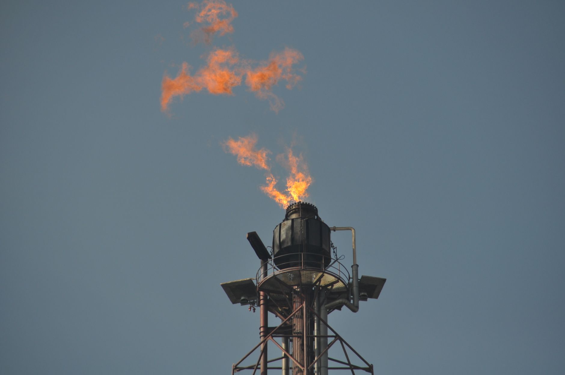Eksplozija i požar u rusko-kineskom petrokemijskom kompleksu, poginuo jedan radnik