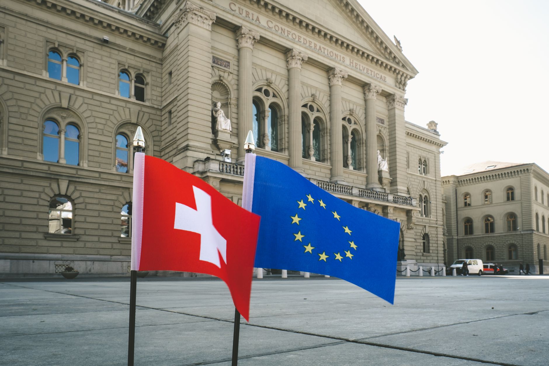 Četiri EU zemlje traže nove načine korištenja zamrznute ruske imovine za Ukrajinu